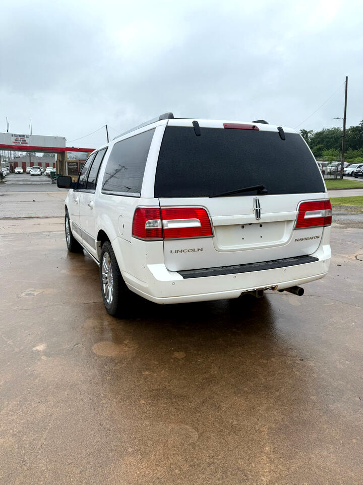 Lincoln Navigator L 2WD 2010