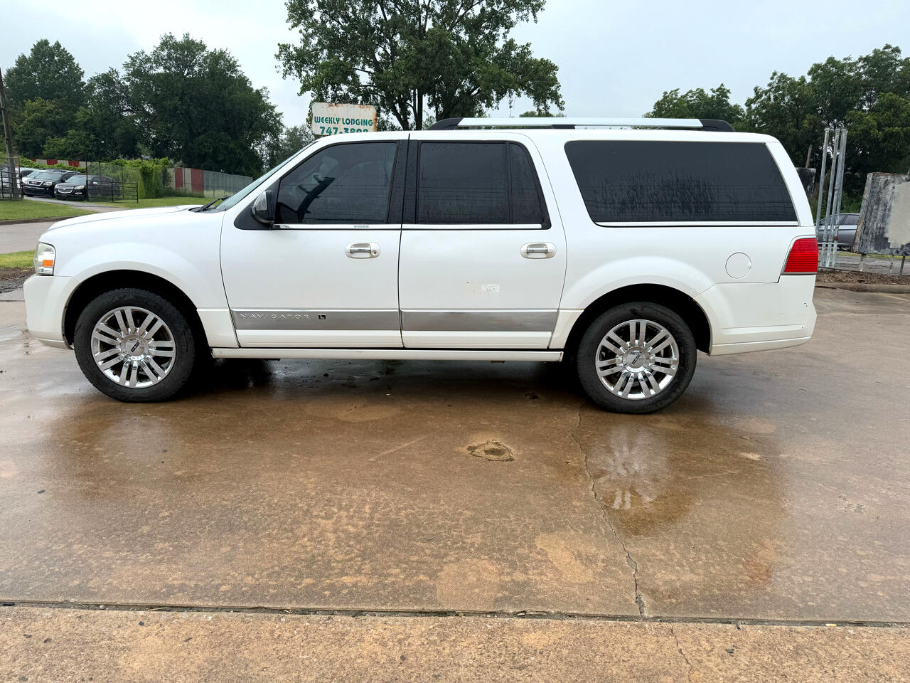 Lincoln Navigator L 2WD 2010