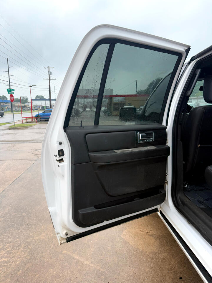 Lincoln Navigator L 2WD 2010