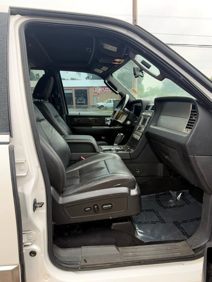 Lincoln Navigator L 2WD 2010