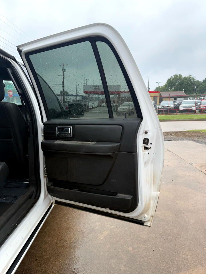 Lincoln Navigator L 2WD 2010