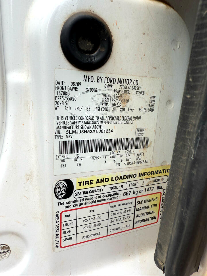 Lincoln Navigator L 2WD 2010