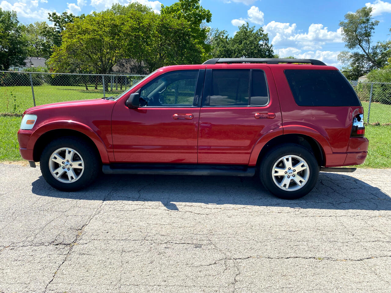 Ford Explorer XLT 4.0L 2WD 2009
