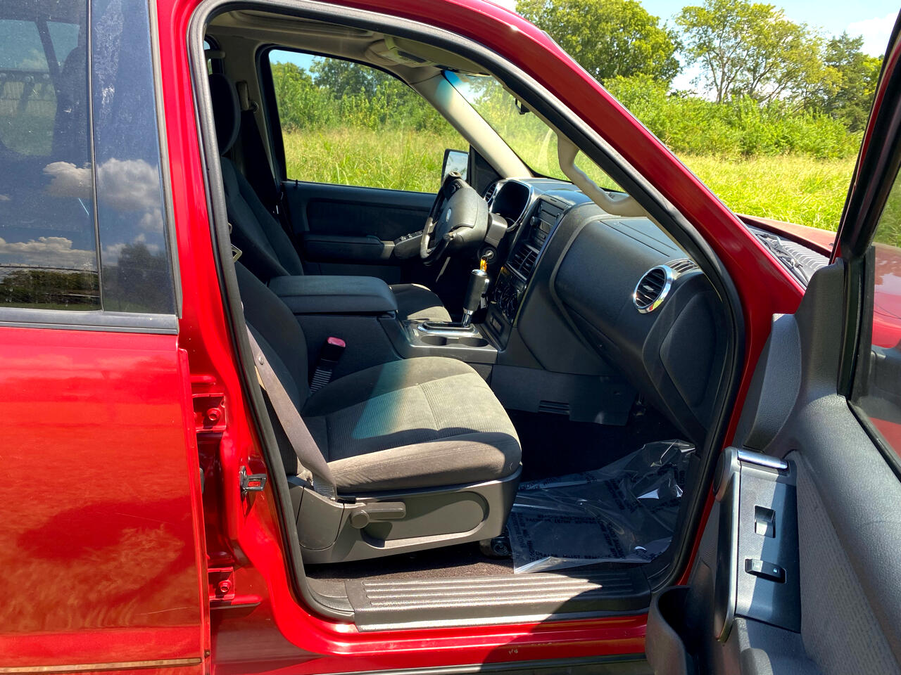 Ford Explorer XLT 4.0L 2WD 2009