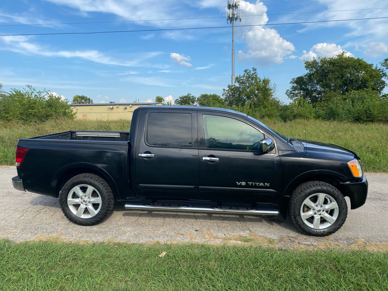 Nissan Titan LE Crew Cab 2WD SWB 2009