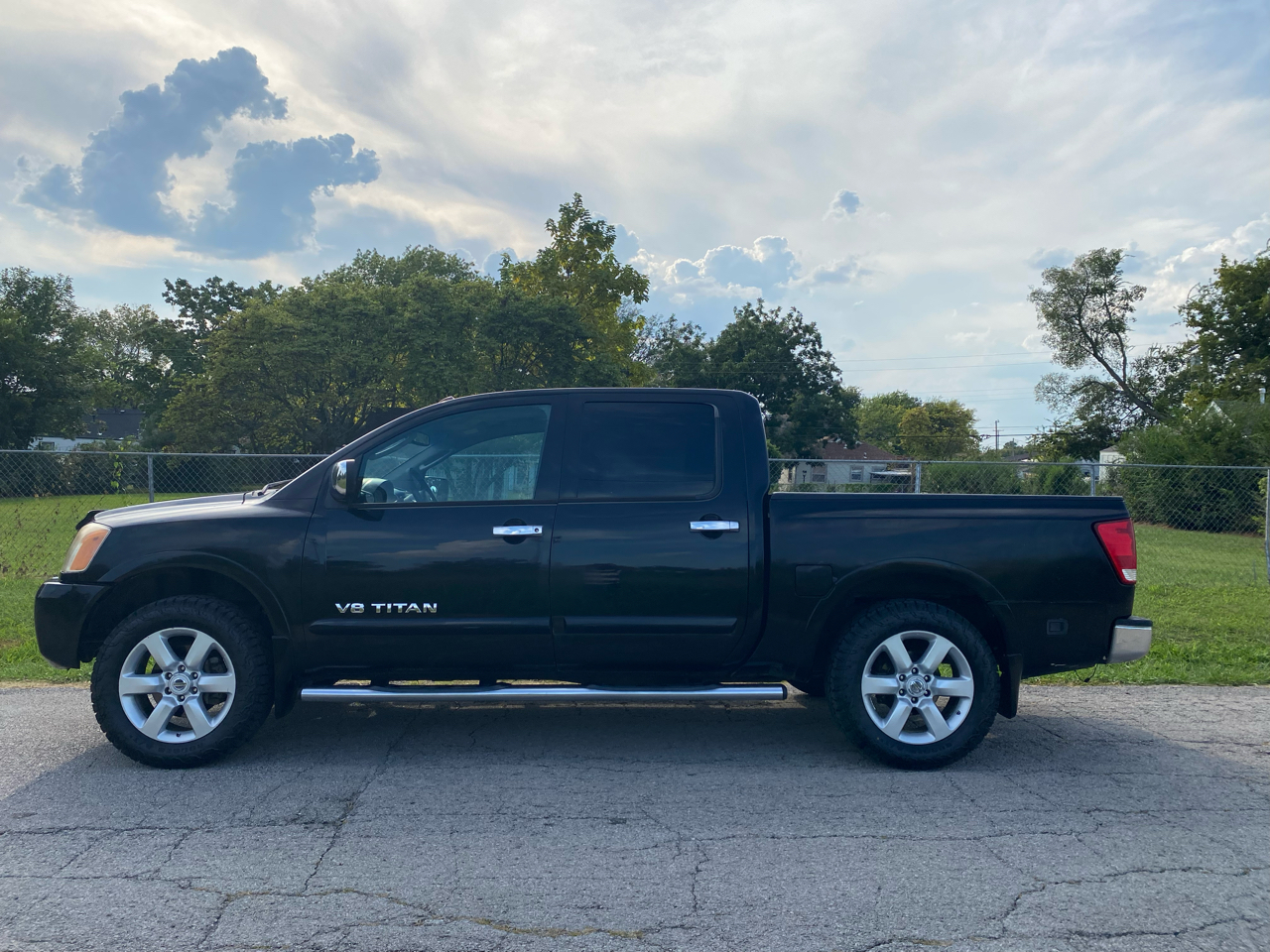 Nissan Titan LE Crew Cab 2WD SWB 2009