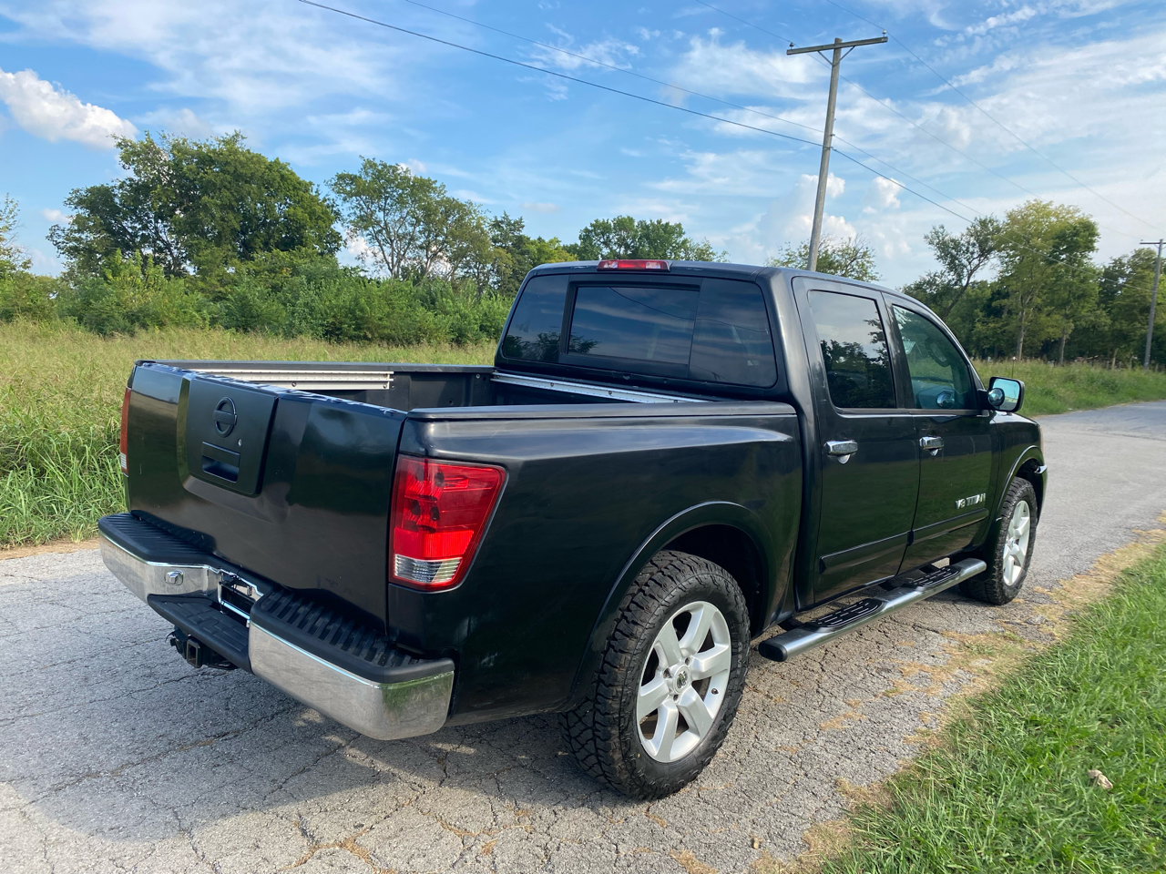 Nissan Titan LE Crew Cab 2WD SWB 2009