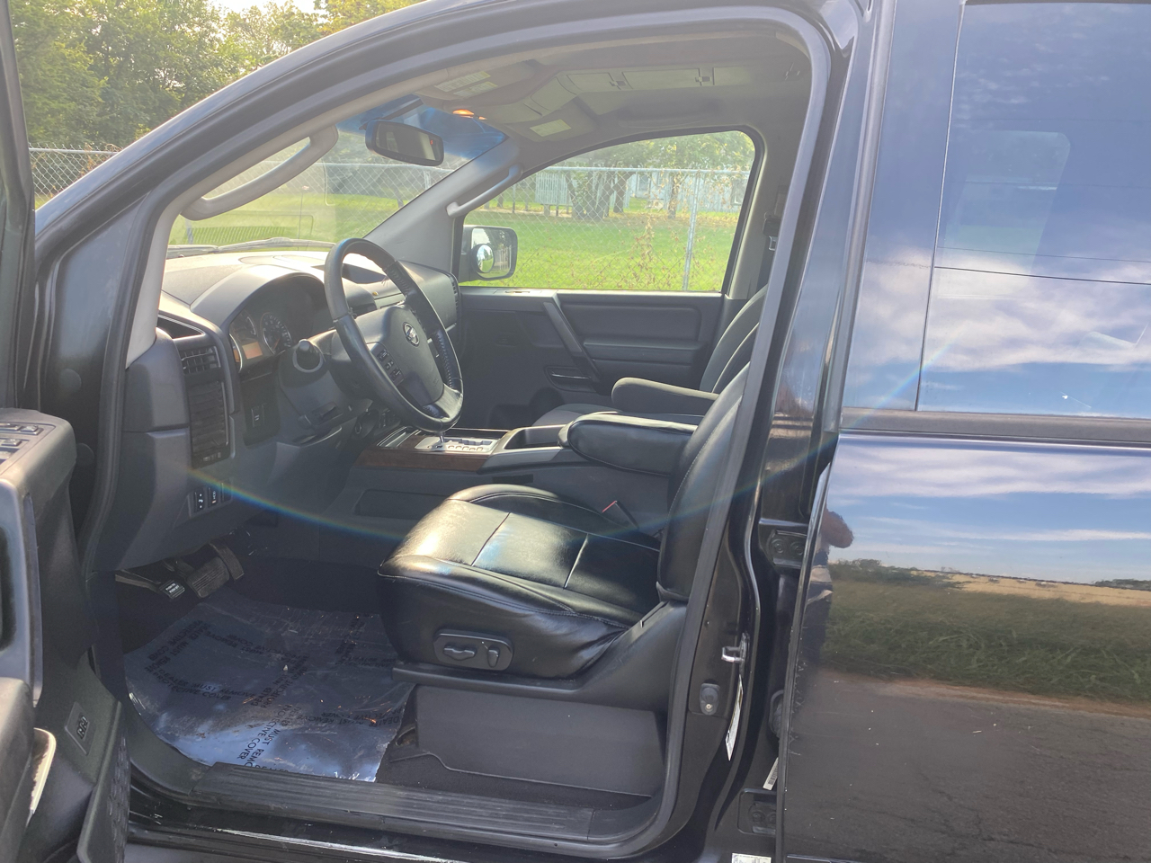 Nissan Titan LE Crew Cab 2WD SWB 2009