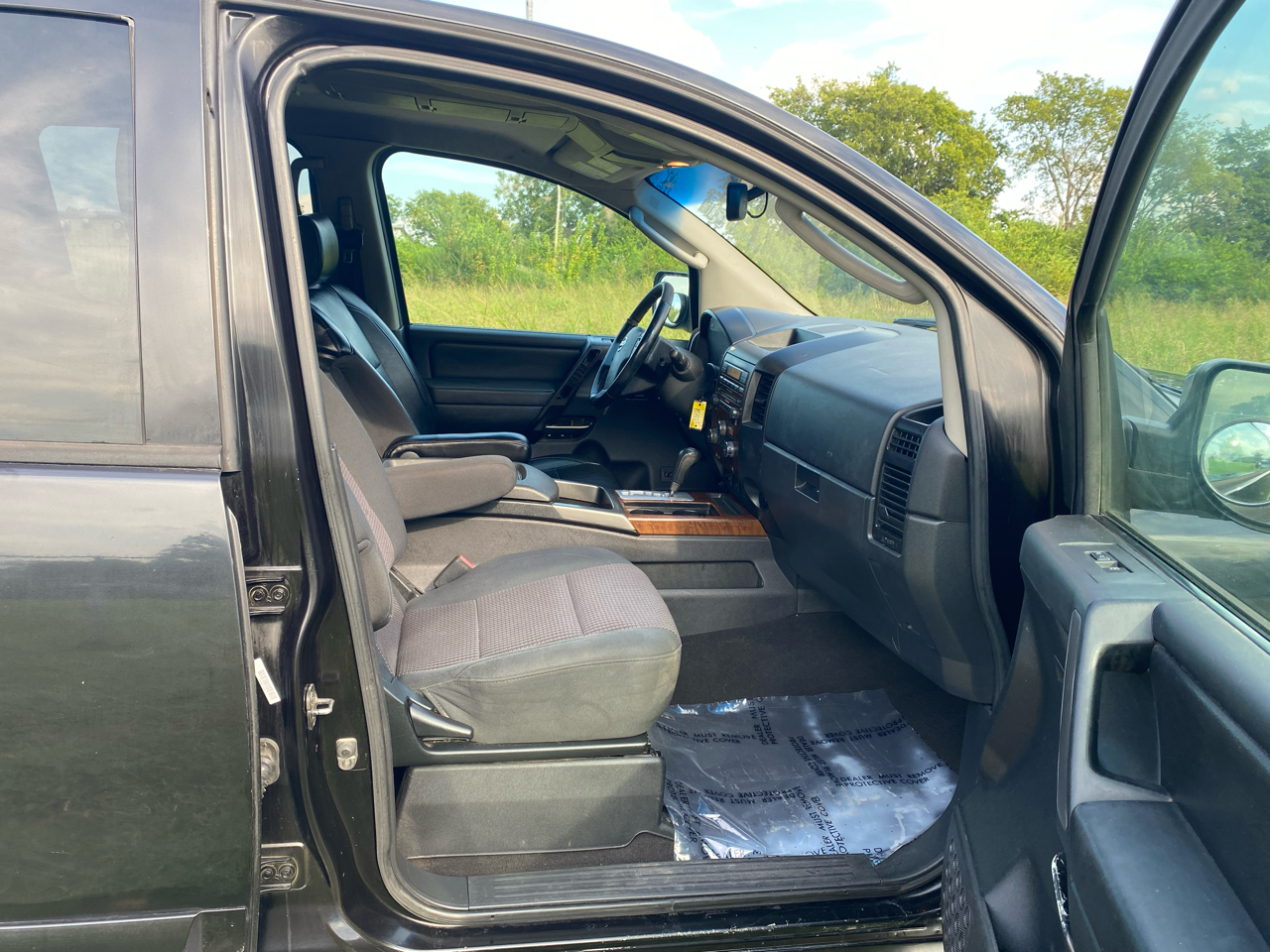 Nissan Titan LE Crew Cab 2WD SWB 2009