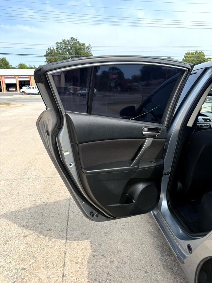 Mazda MAZDA3 i Sport 4-Door 2012