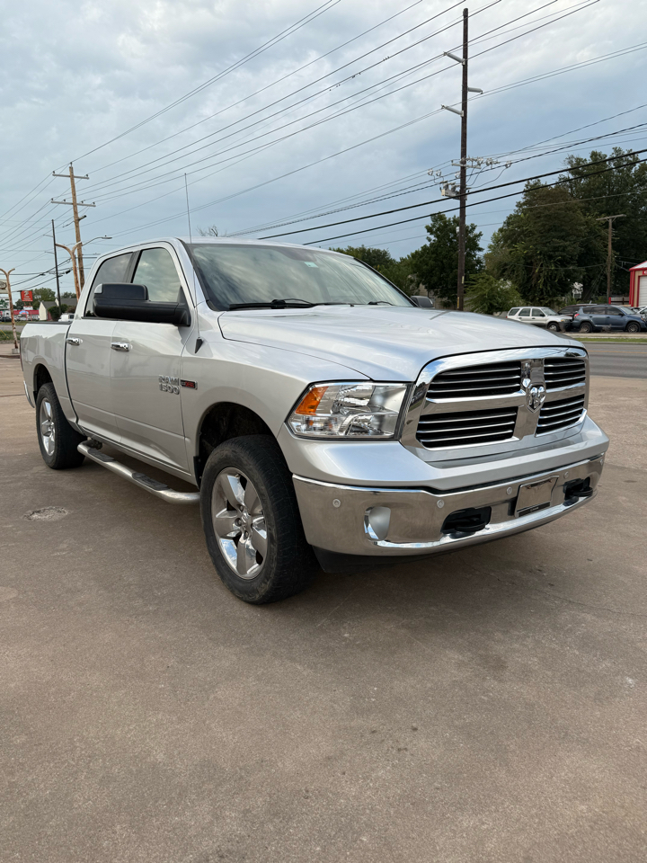 2014 Ram 1500 SLT photo 2