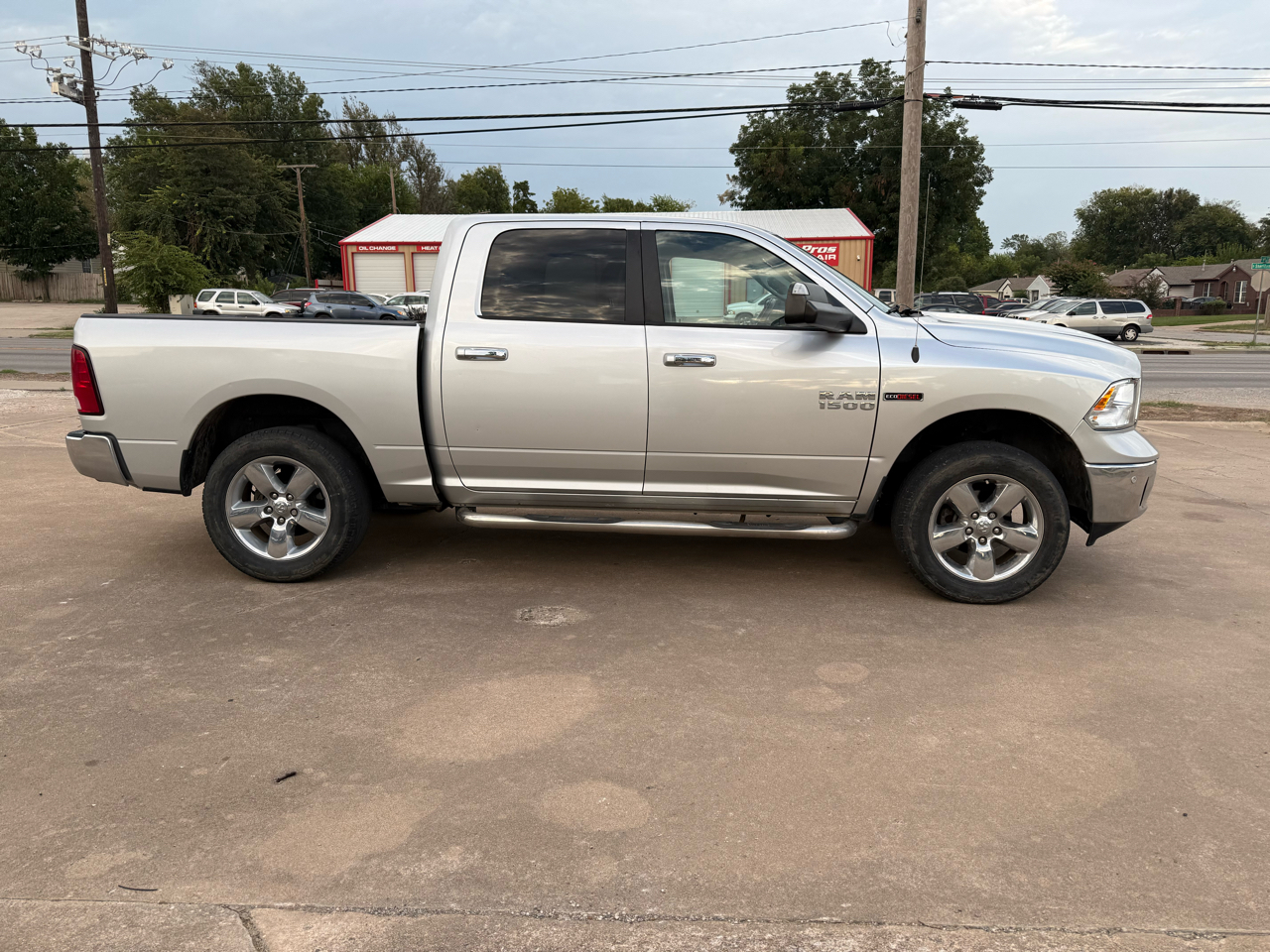 2014 Ram 1500 SLT photo 3