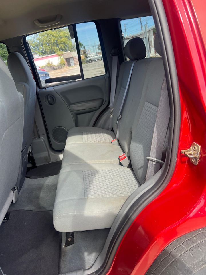 Jeep Liberty Sport 2WD 2006