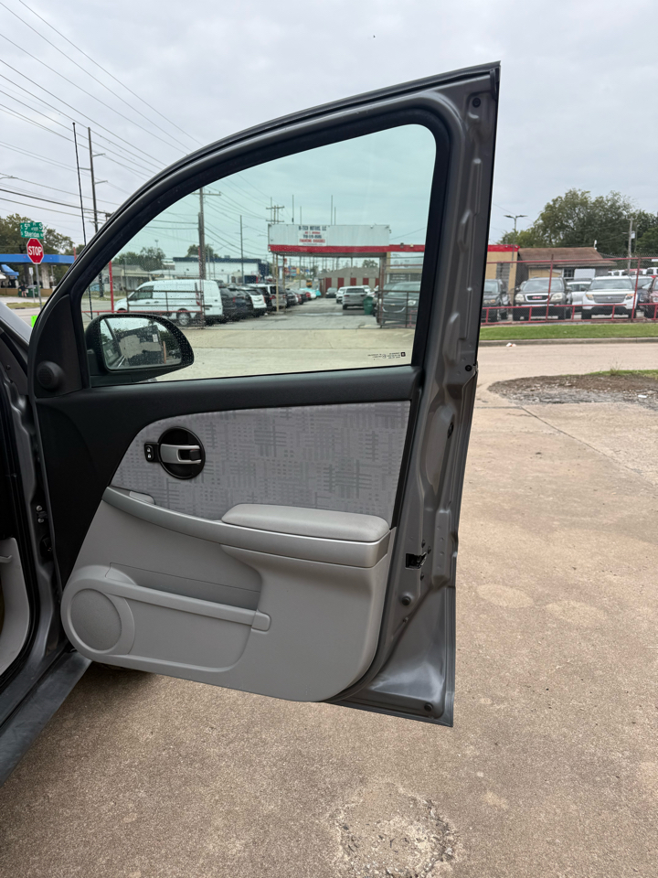 Chevrolet Equinox LS 2WD 2005