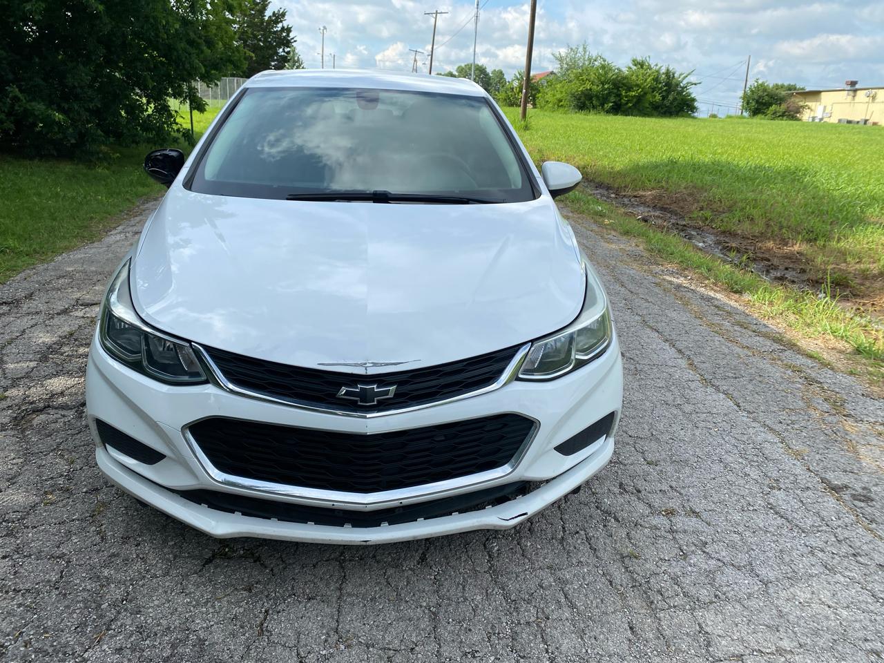2018 Chevrolet Cruze LS Auto's photo