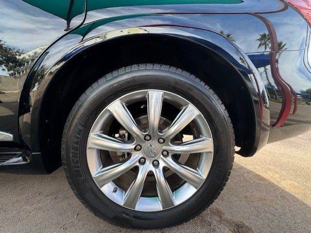 Infiniti QX56 2WD 2012