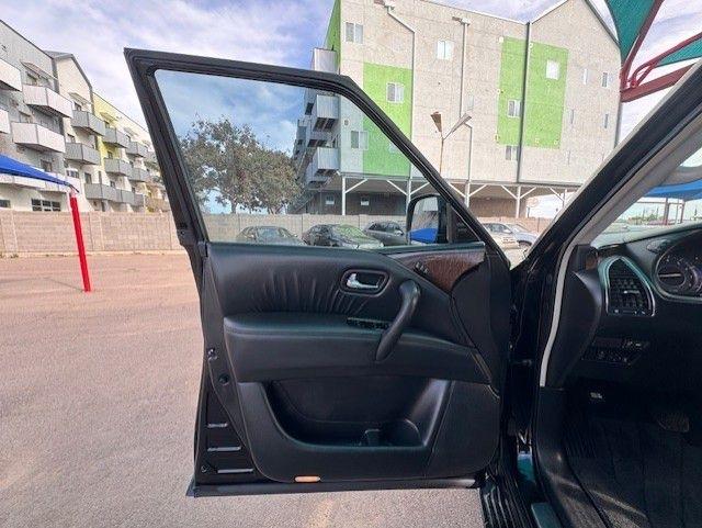 Infiniti QX56 2WD 2012