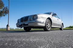 1999 Subaru Casa Blanca 