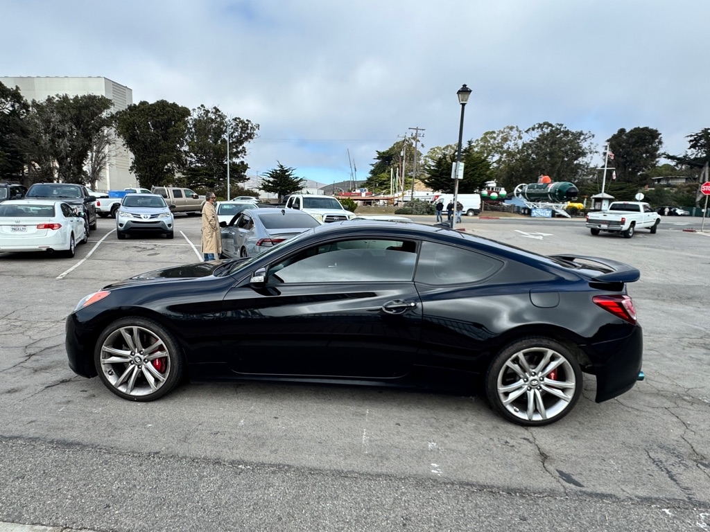 Hyundai Genesis Coupe  2012
