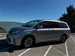2018 Toyota Sienna 