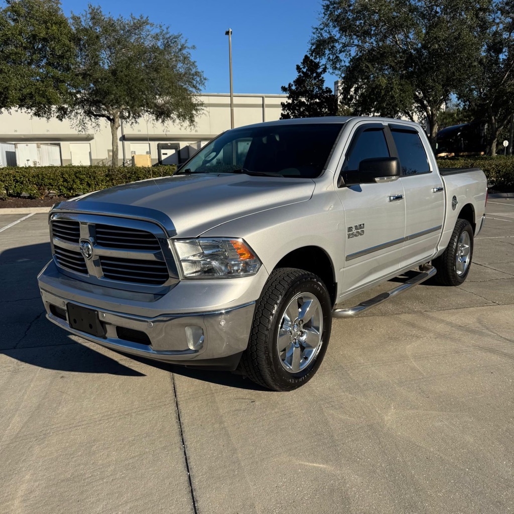 2014 RAM 1500 SLT Crew Cab SWB 4WD