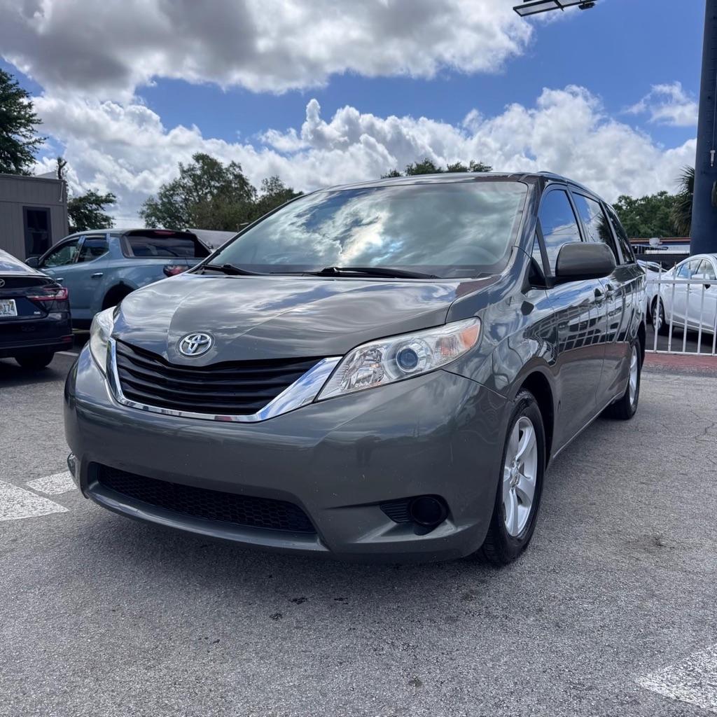 2011 Toyota Sienna LE 8-Pass V6