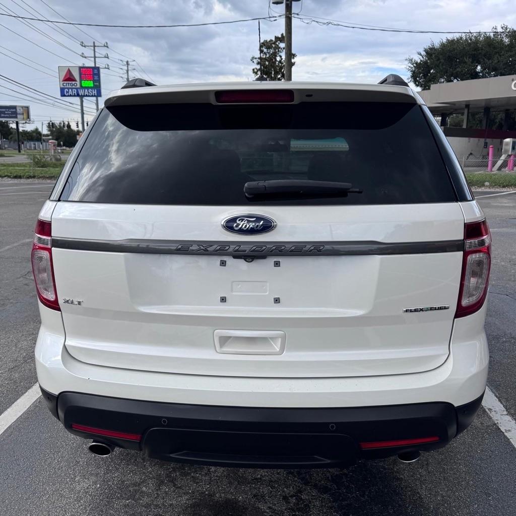 Ford Explorer photo 5