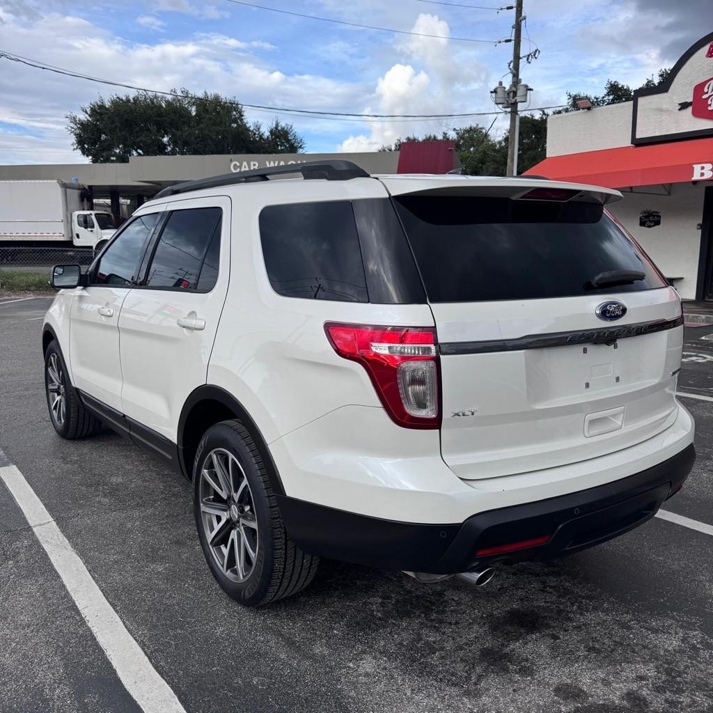Ford Explorer photo 6