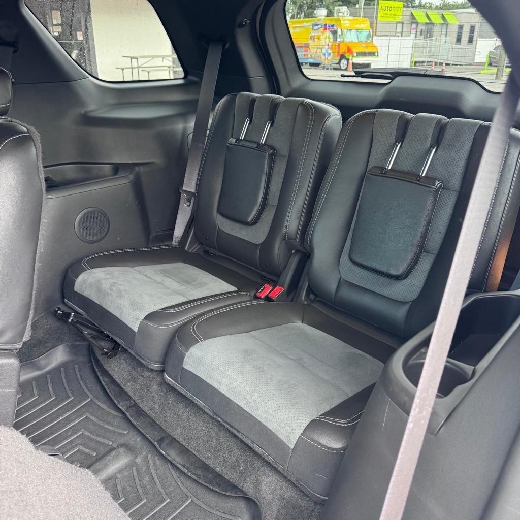 Ford Explorer photo 12