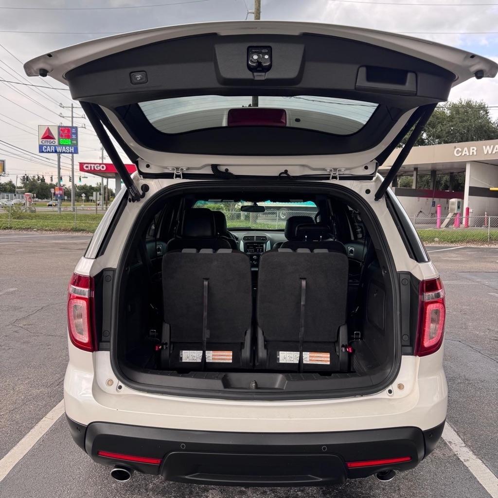 Ford Explorer photo 13