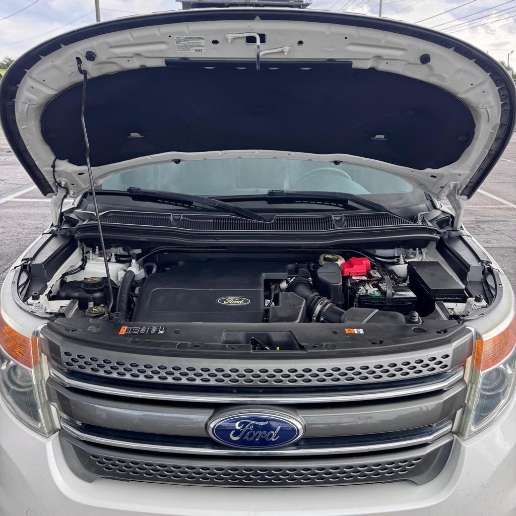 Ford Explorer photo 14