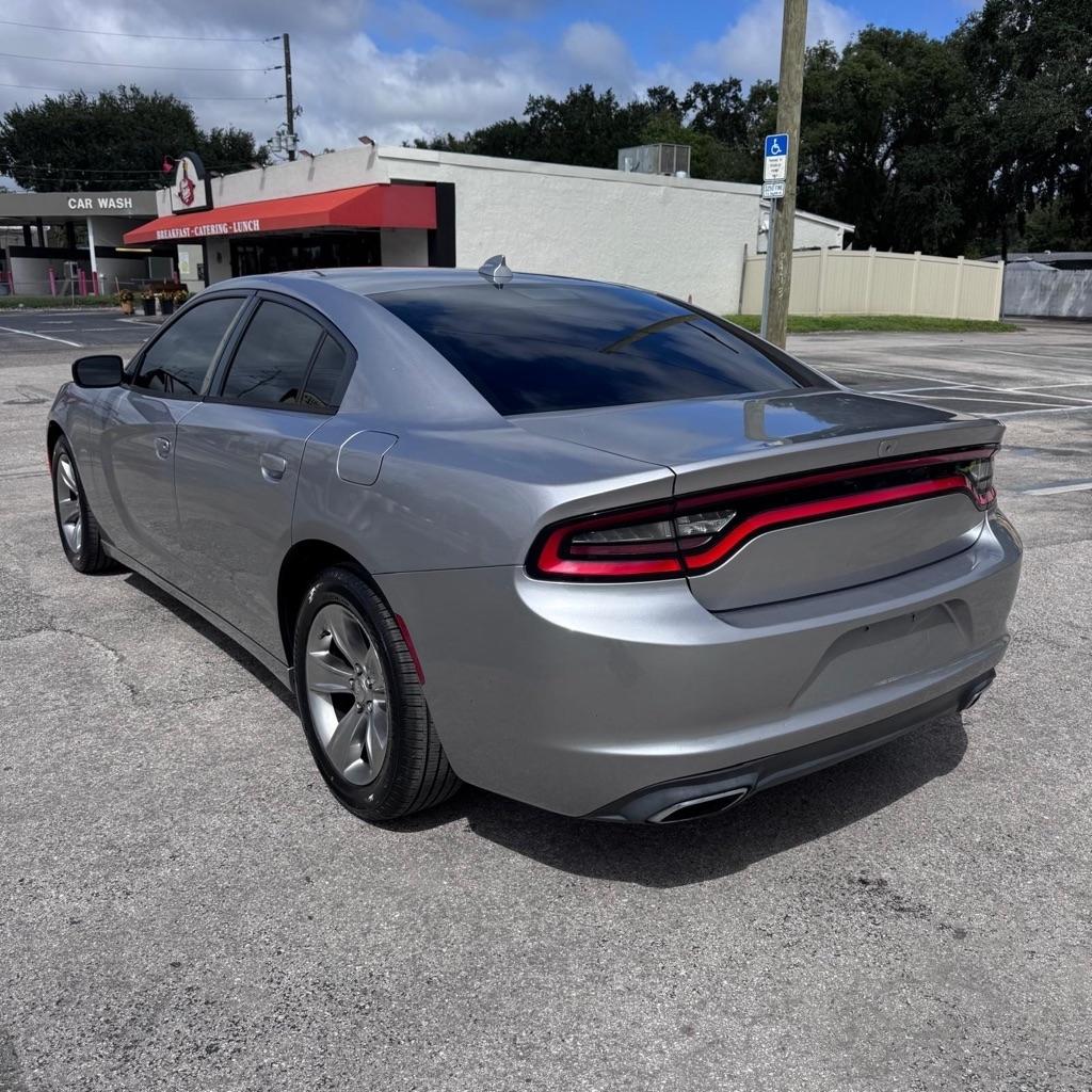 Dodge Charger photo 6