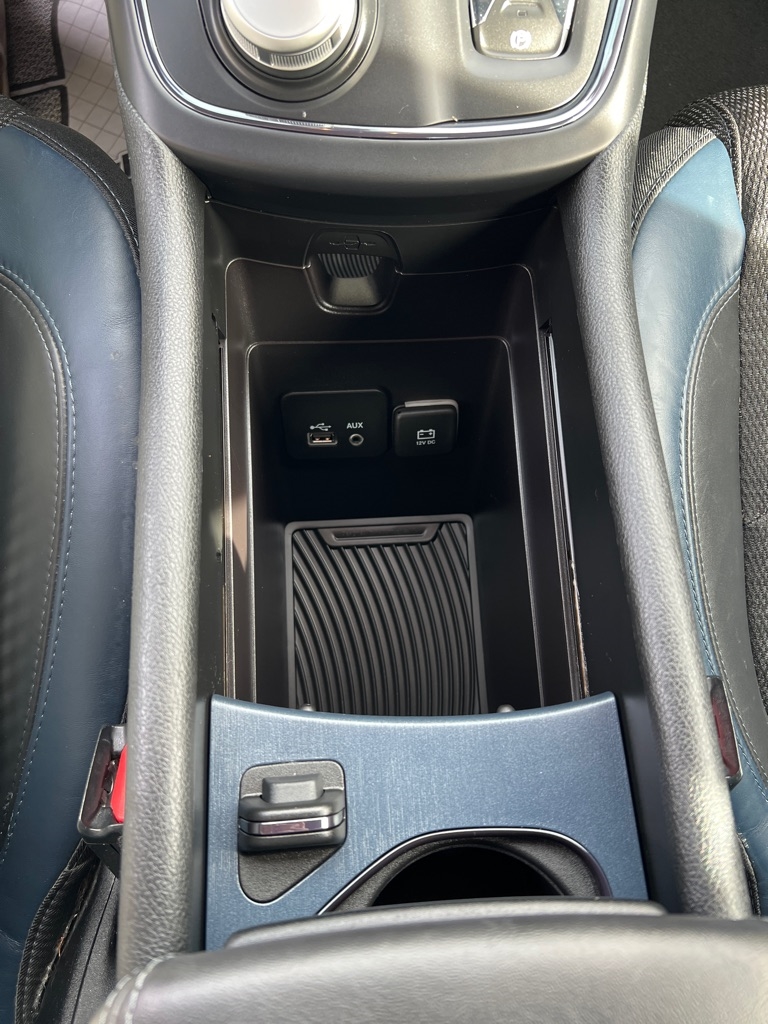 2016 Chrysler 200 S photo 8
