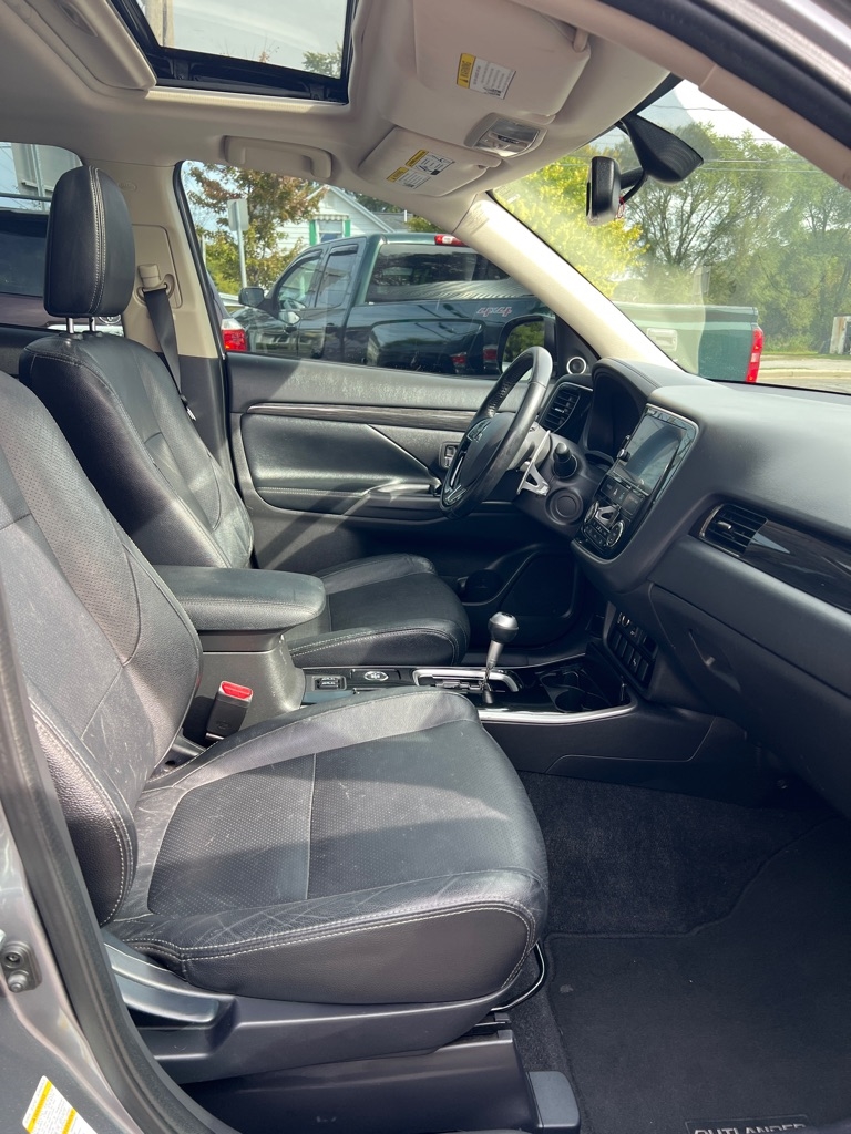 2017 Mitsubishi Outlander GT S-AWC photo 4