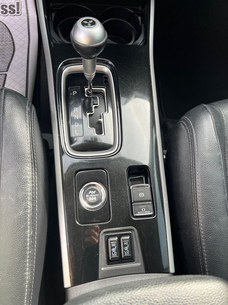 2017 Mitsubishi Outlander GT S-AWC photo 8