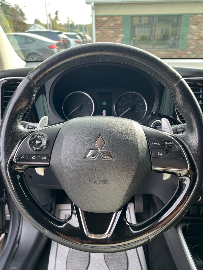 2017 Mitsubishi Outlander GT S-AWC photo 9