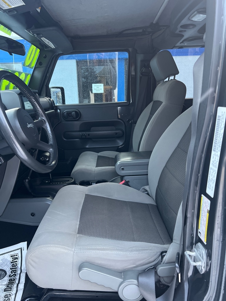 Jeep Wrangler Unlimited Sport 4WD 2010