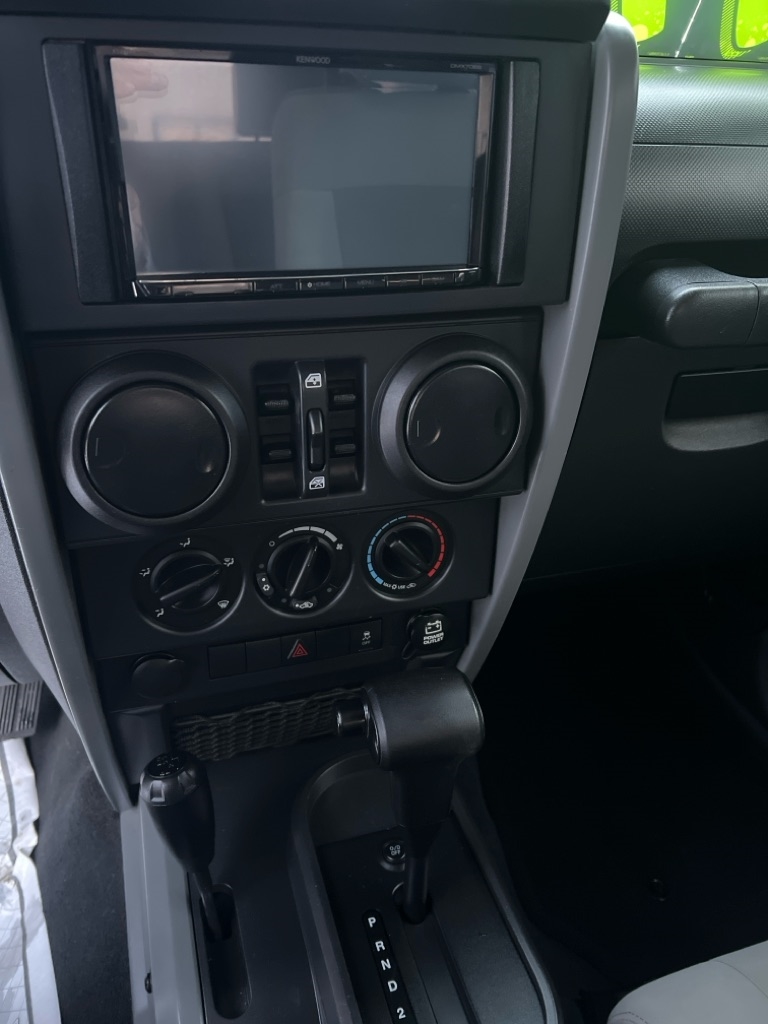 Jeep Wrangler Unlimited Sport 4WD 2010