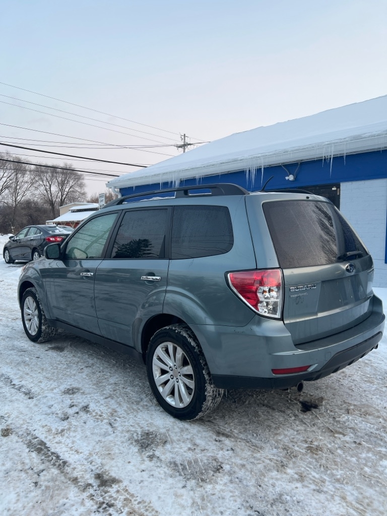 Subaru Forester 2.5X Premium 2011