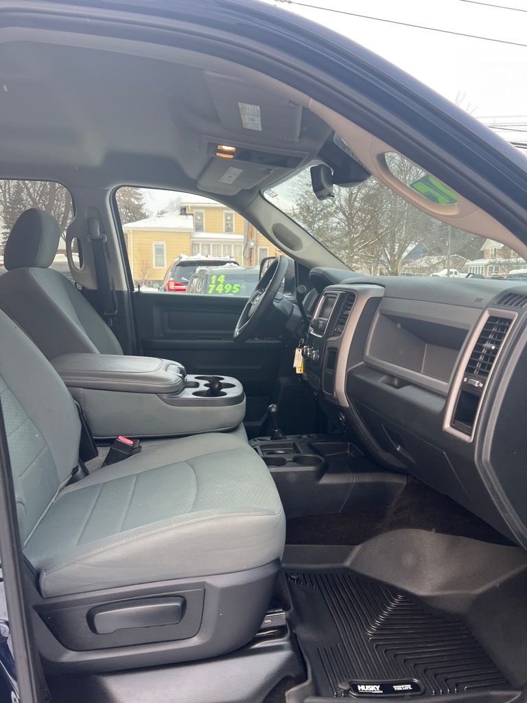 RAM 2500 Tradesman Crew Cab SWB 4WD 2015