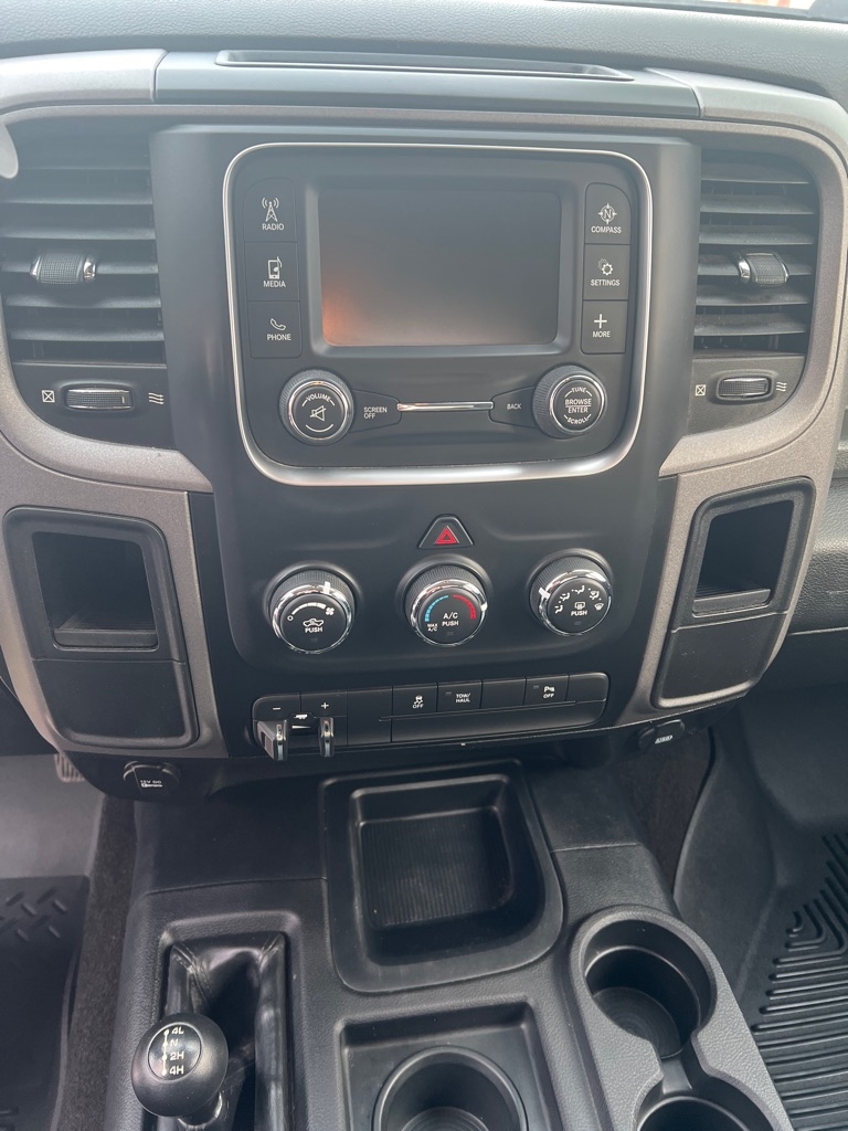 RAM 2500 Tradesman Crew Cab SWB 4WD 2015