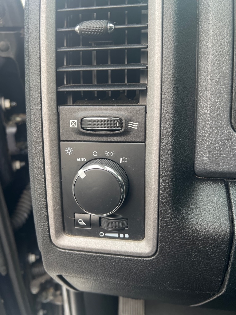 RAM 2500 Tradesman Crew Cab SWB 4WD 2015