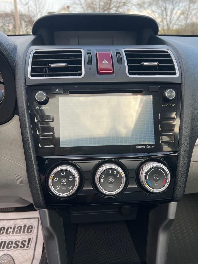 Subaru Forester 2.5i Premium PZEV CVT 2016