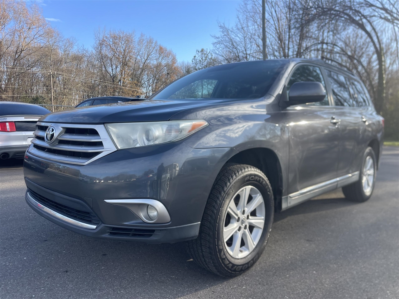 2013 Toyota Highlander Plus's photo