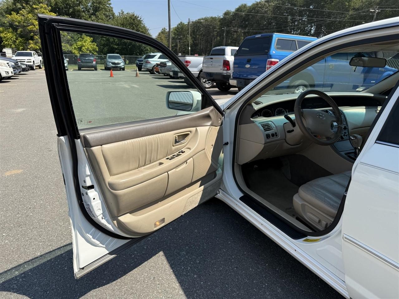 Toyota Avalon  2002
