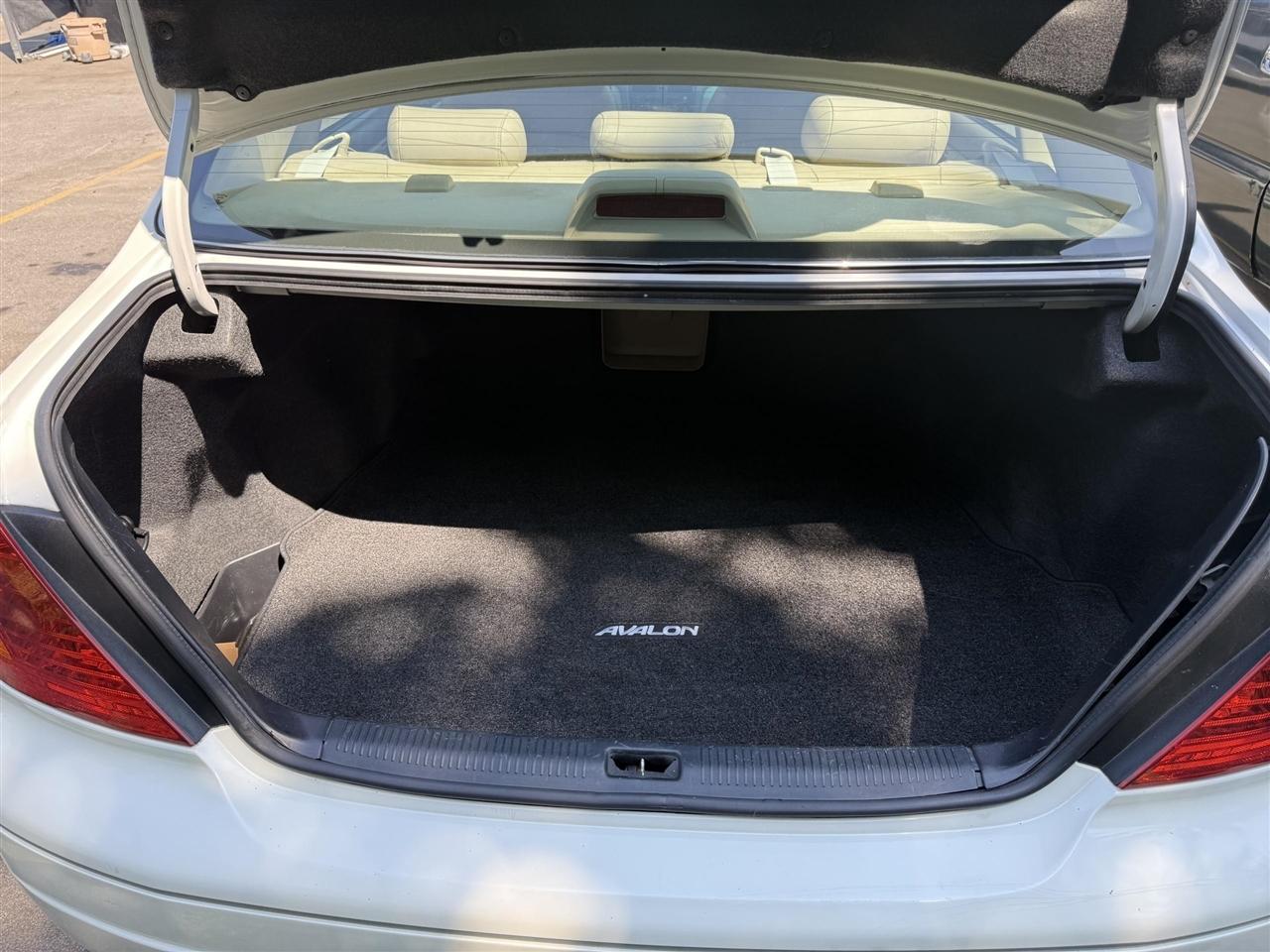 Toyota Avalon  2002