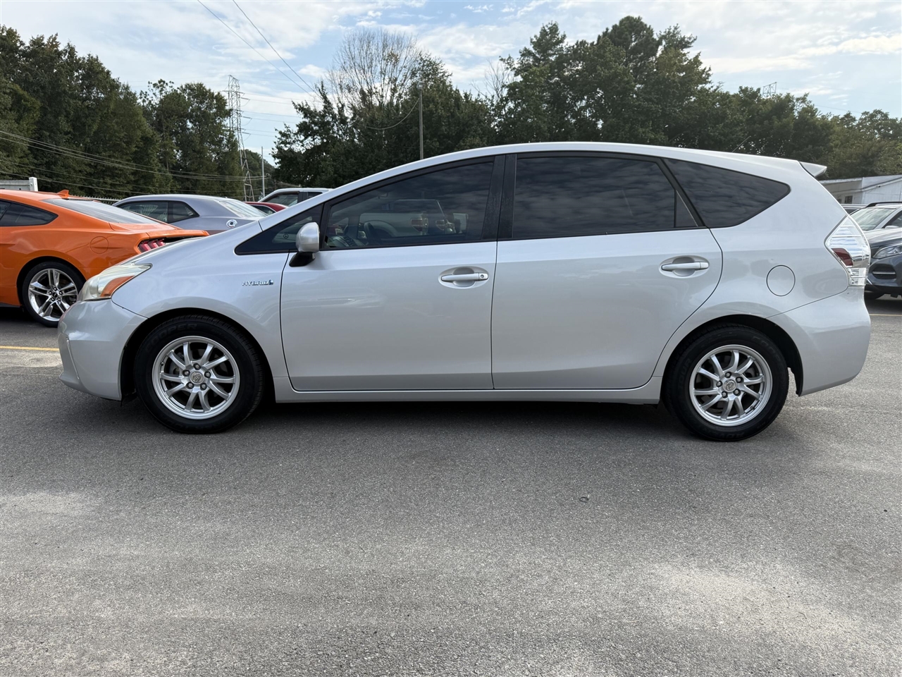 Toyota Prius V  2013 Toyota Prius V  2013