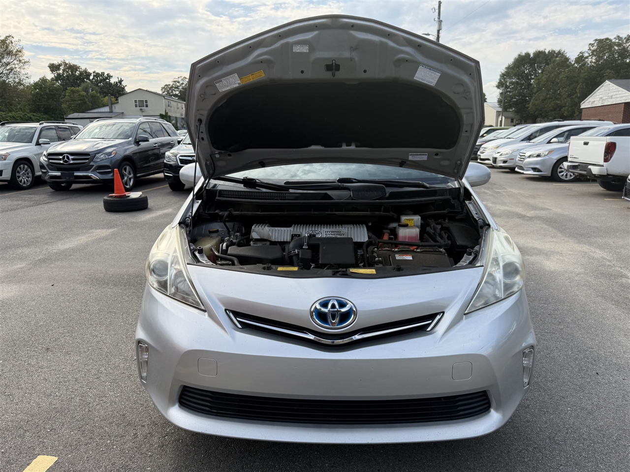 Toyota Prius V  2013 Toyota Prius V  2013