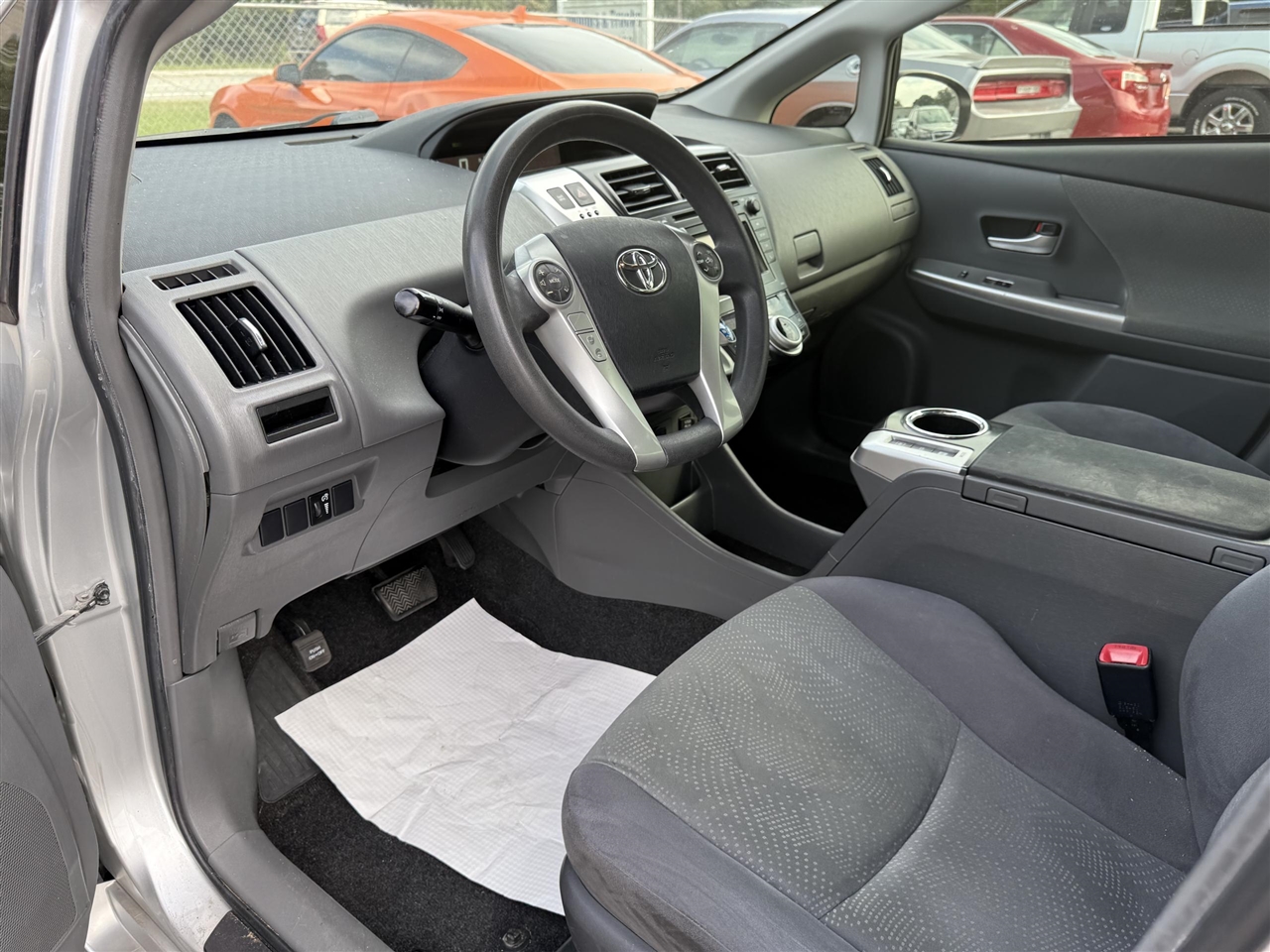 Toyota Prius V  2013 Toyota Prius V  2013