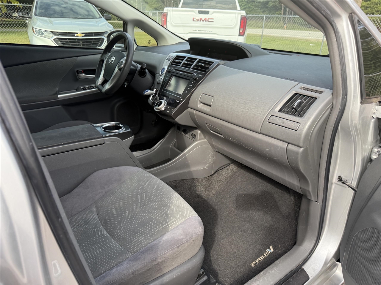 Toyota Prius V  2013 Toyota Prius V  2013